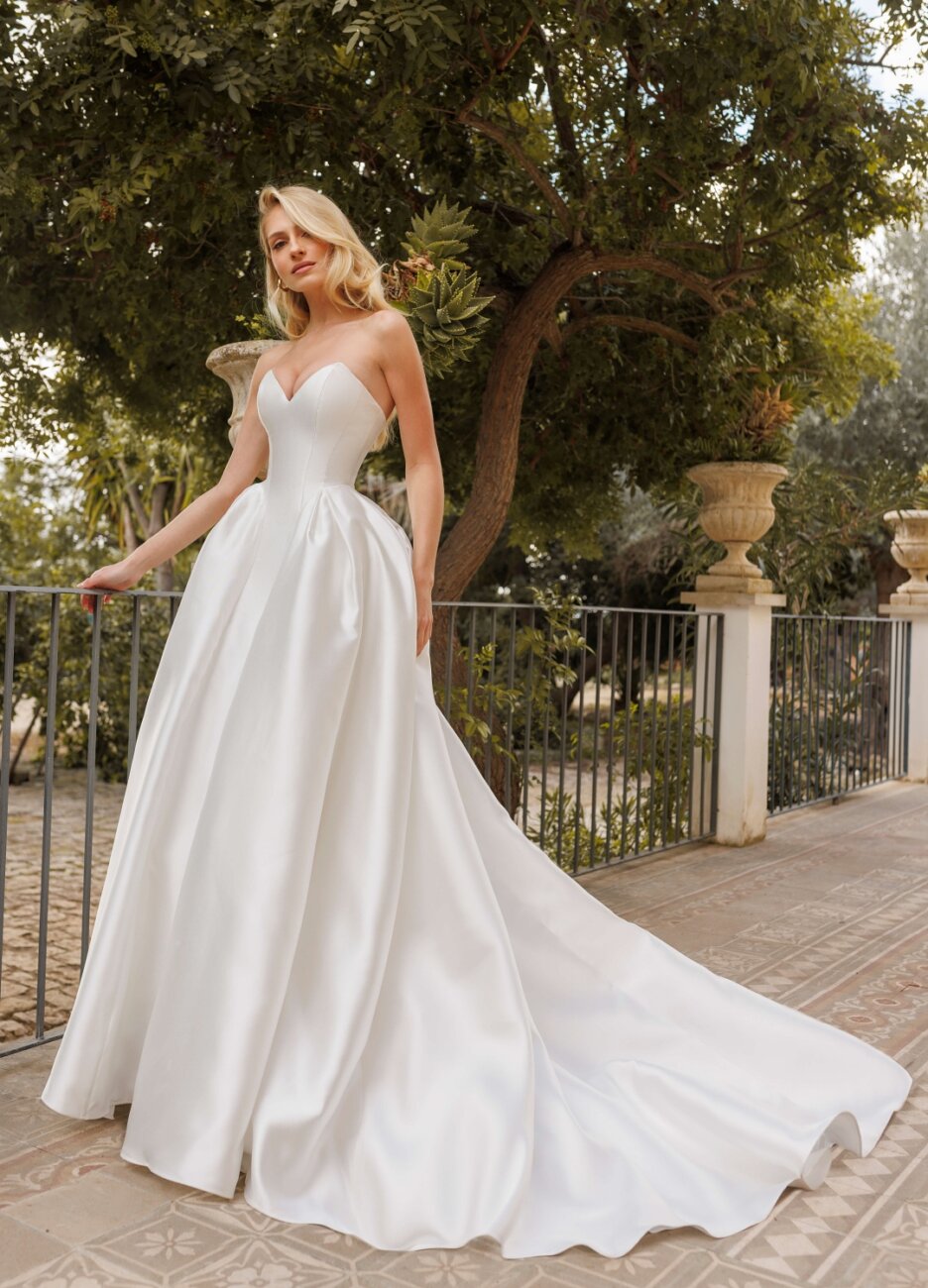 Boss Hochzeithaus Winsen Luhe Brautkleider Bremen Hamburg Lüneburg Hannover Stade Lübeck Buxtehude moderne Brautkleider Niedersachsen Jarice Limited (5)