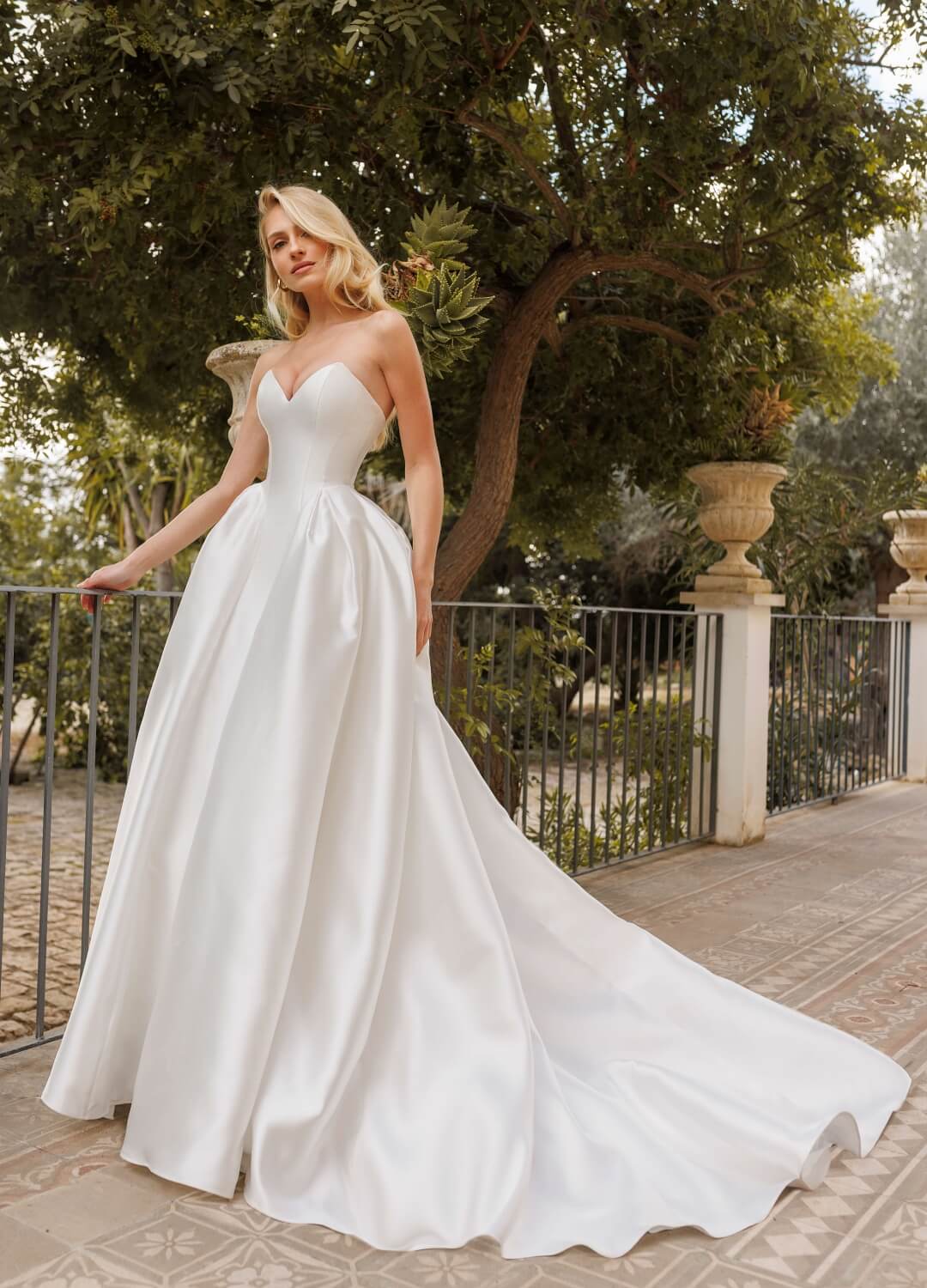 Boss Hochzeithaus Winsen Luhe Brautkleider Bremen Hamburg Lüneburg Hannover Stade Lübeck Buxtehude moderne Brautkleider Niedersachsen Jarice Limited (5)