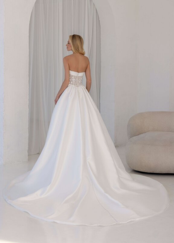 Boss Hochzeithaus Winsen Luhe Brautkleider Bremen Hamburg Lüneburg Hannover Stade Lübeck Buxtehude moderne Brautkleider Niedersachsen Jarice Lordina (2)