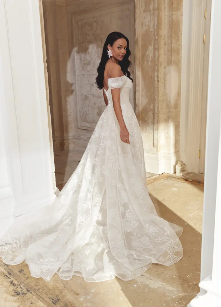 Boss Hochzeithaus Winsen Luhe Brautkleider Bremen Hamburg Lüneburg Hannover Stade Lübeck Buxtehude moderne Brautkleider Niedersachsen Justin Alexander Sincerity 44544 (1 (3)