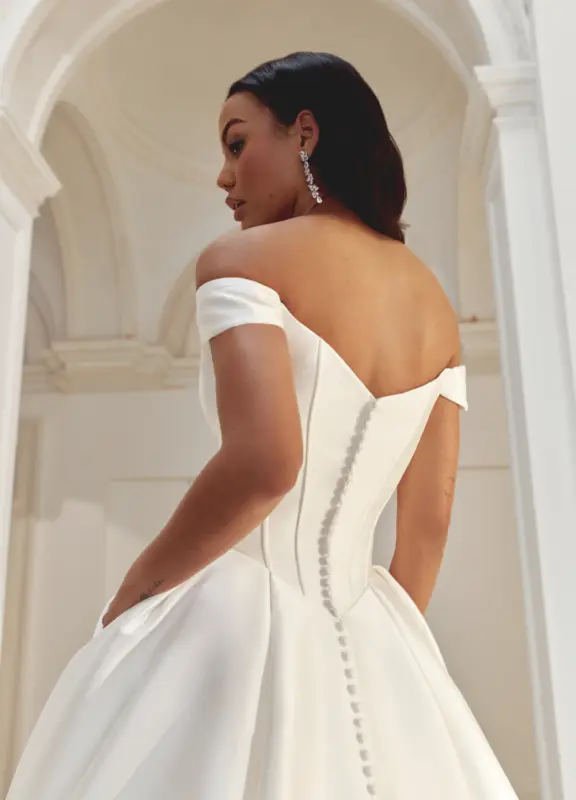 Boss Hochzeithaus Winsen Luhe Brautkleider Bremen Hamburg Lüneburg Hannover Stade Lübeck Buxtehude moderne Brautkleider Niedersachsen Justin Alexander Sincerity 44558 (1)