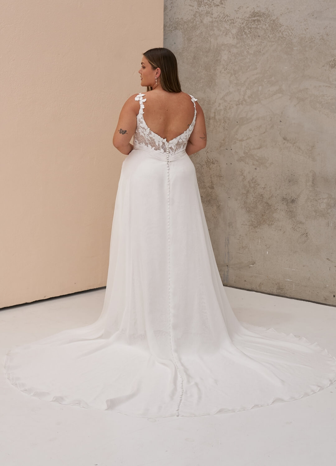 Boss Hochzeithaus Winsen Luhe Brautkleider Bremen Hamburg Lüneburg Hannover Stade Lübeck Buxtehude moderne Brautkleider Niedersachsen Madi Lane Omri (7)