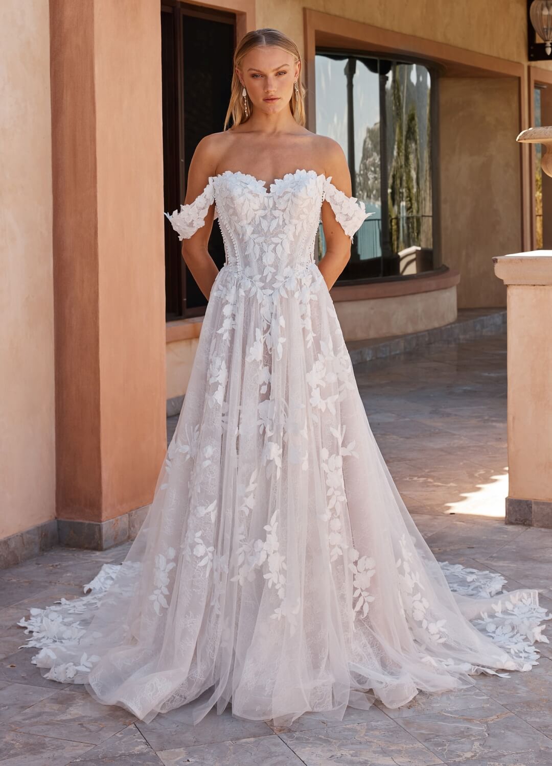 Boss Hochzeithaus Winsen Luhe Brautkleider Bremen Hamburg Lüneburg Hannover Stade Lübeck Buxtehude moderne Brautkleider Niedersachsen Madi Lane Osha (1)