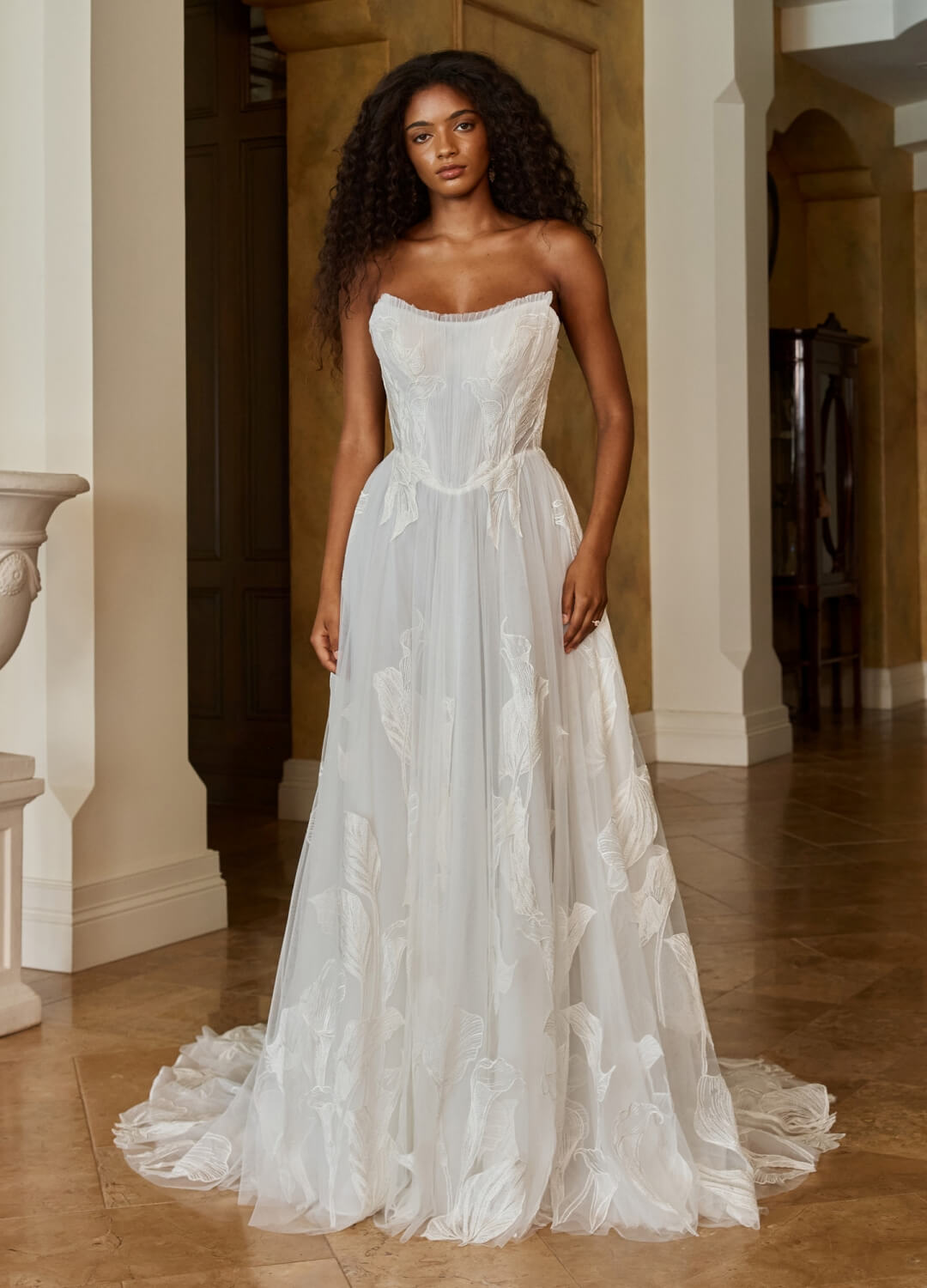 Boss Hochzeithaus Winsen Luhe Brautkleider Bremen Hamburg Lüneburg Hannover Stade Lübeck Buxtehude moderne Brautkleider Niedersachsen Madi Lane Ozari (1)