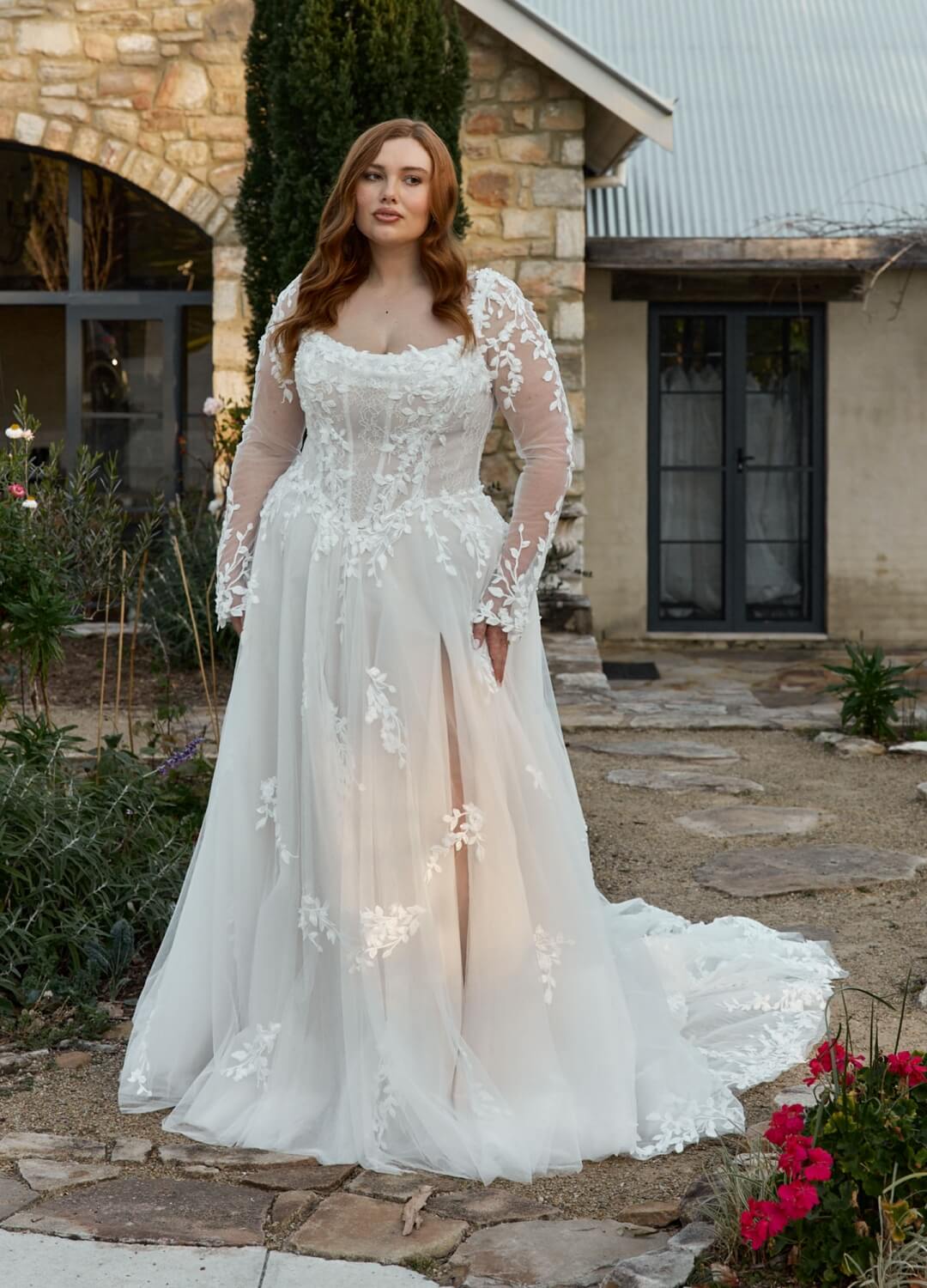 Boss Hochzeithaus Winsen Luhe Brautkleider Bremen Hamburg Lüneburg Hannover Stade Lübeck Buxtehude moderne Brautkleider Niedersachsen MadiLane Nyrie (11)