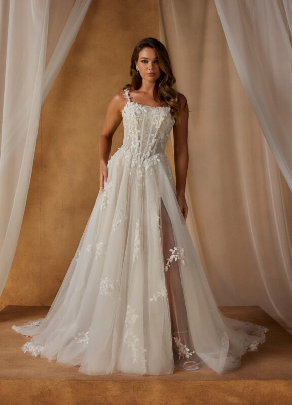 Boss Hochzeithaus Winsen Luhe Brautkleider Bremen Hamburg Lüneburg Hannover Stade Lübeck Buxtehude moderne Brautkleider Niedersachsen MadiLane Nyrie (8)