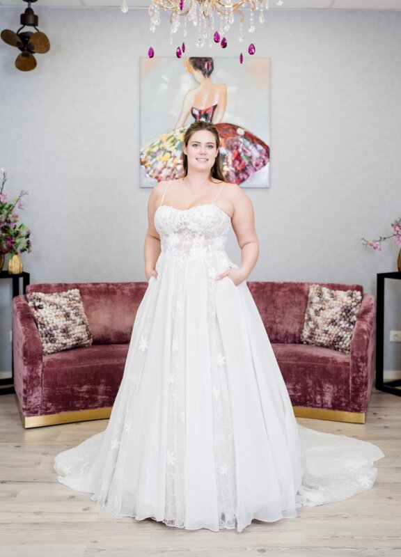 Boss Hochzeithaus Winsen Luhe Brautkleider Bremen Hamburg Lüneburg Hannover Stade Lübeck Buxtehude moderne Brautkleider Niedersachsen Moderne aline in blush (4)