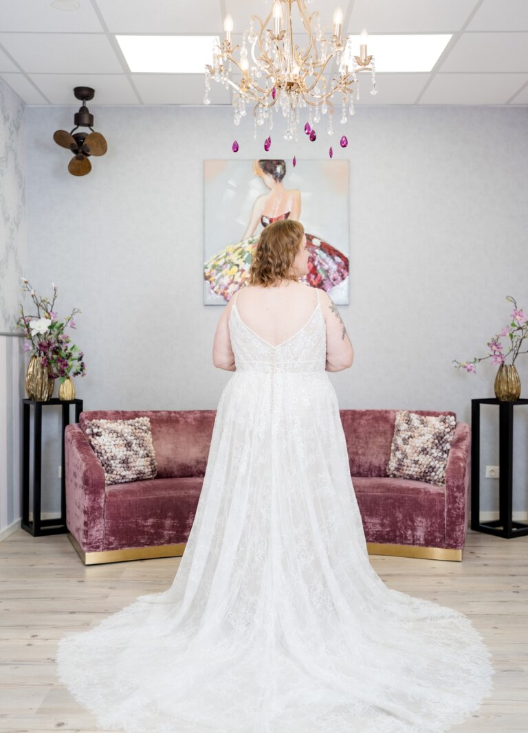 Boss Hochzeithaus Winsen Luhe Brautkleider Bremen Hamburg Lüneburg Hannover Stade Lübeck Buxtehude moderne Brautkleider Niedersachsen Pluz Size Brautkleider (2)