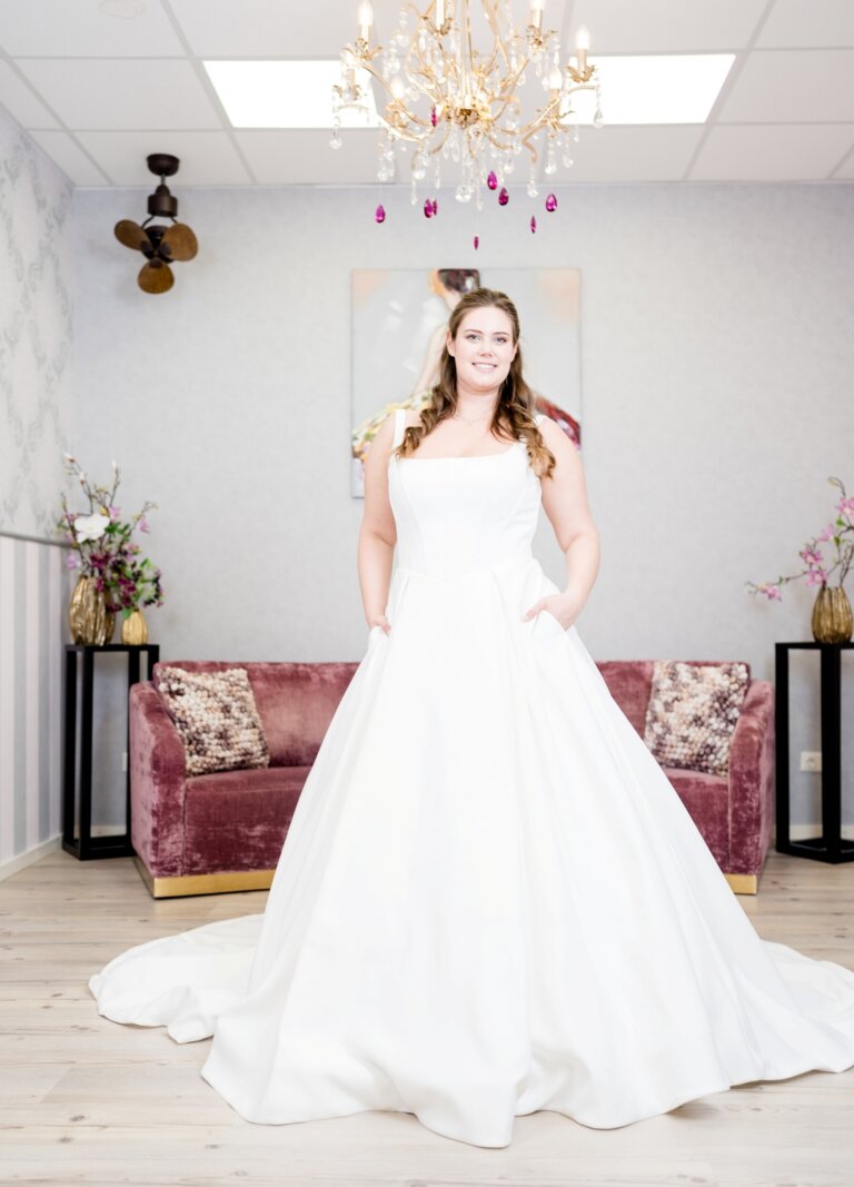 Boss Hochzeithaus Winsen Luhe Brautkleider Bremen Hamburg Lüneburg Hannover Stade Lübeck Buxtehude moderne Brautkleider Niedersachsen cleanes Brautkleid (1)