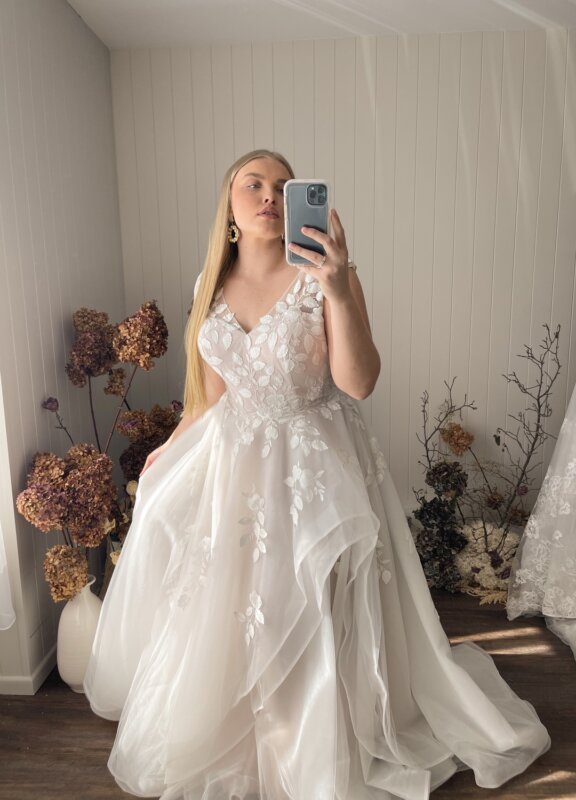 Boss Hochzeithaus Winsen Luhe Brautkleider Bremen Hamburg Lüneburg Madi Lane Cassia Curvy PlussizeNiedersachsen (1)