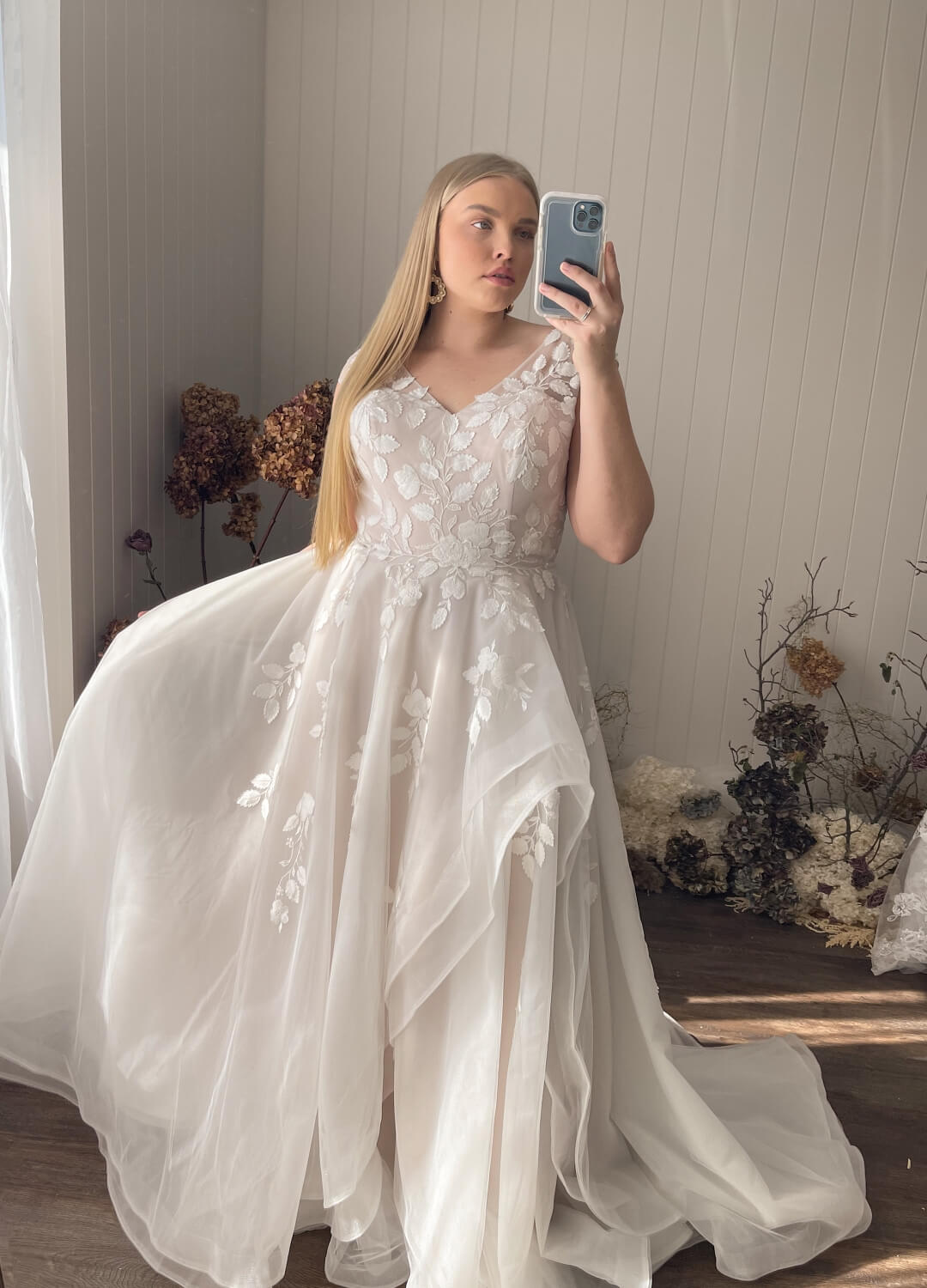 Boss Hochzeithaus Winsen Luhe Brautkleider Bremen Hamburg Lüneburg Madi Lane Cassia Curvy PlussizeNiedersachsen (2)