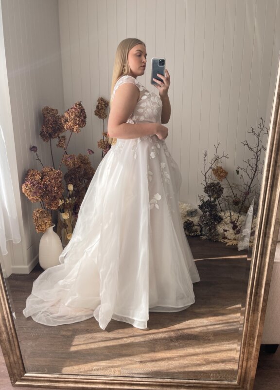 Boss Hochzeithaus Winsen Luhe Brautkleider Bremen Hamburg Lüneburg Madi Lane Cassia Curvy PlussizeNiedersachsen (3)