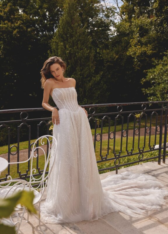 Brautkleider Boss Hochzeitshaus moderne exklusive Brautkleider in Hamburg Stade Lüneburg Harburg Buxtehude Justin Alexander 88531 (4)