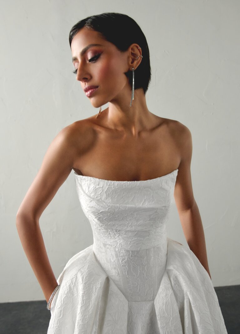 Brautkleider Boss Hochzeitshaus moderne exklusive Brautkleider in Hamburg Stade Lüneburg Harburg Buxtehude Justin Alexander 99388 (7)