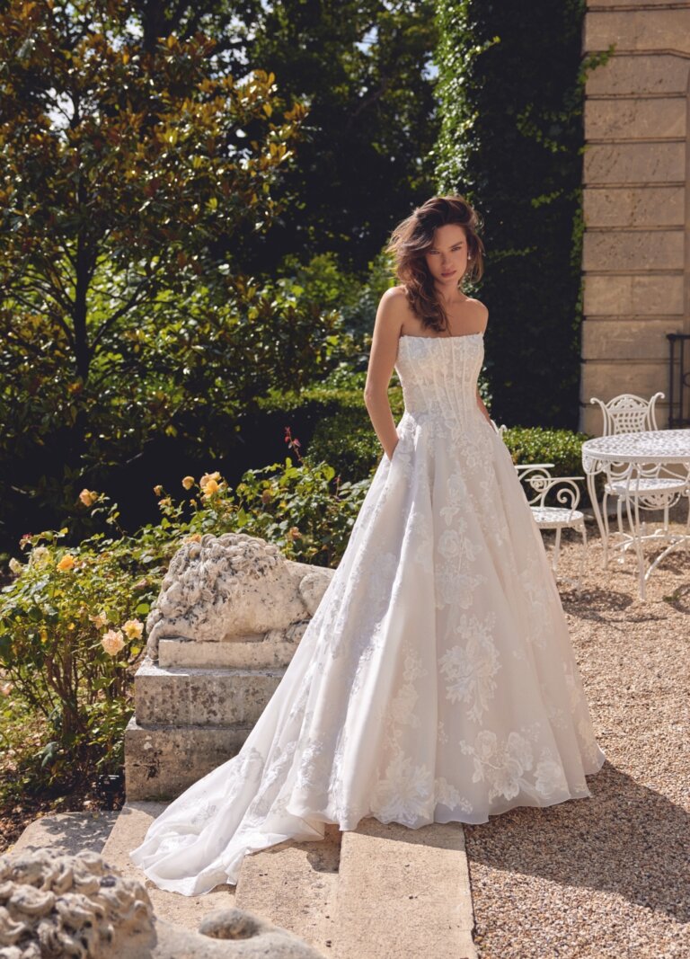 Brautkleider Boss Hochzeitshaus moderne günstige Brautkleider in Hamburg Stade Lüneburg Harburg Buxtehude Justin Alexander 88524 (6)