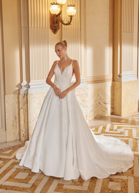 Brautkleider Boss Hochzeitshaus moderne günstige Brautkleider in Hamburg Stade Lüneburg Harburg Buxtehude Justin Alexander Sincerity 44613 (8)