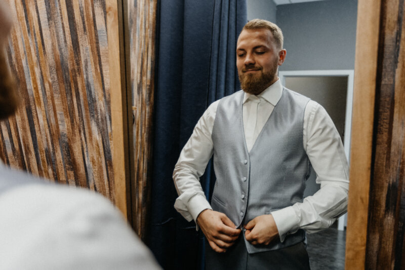 Herrenanzüge Hamburg moderne Anzüge Bremen Hannover bei Boss Hochzeitshaus (8)