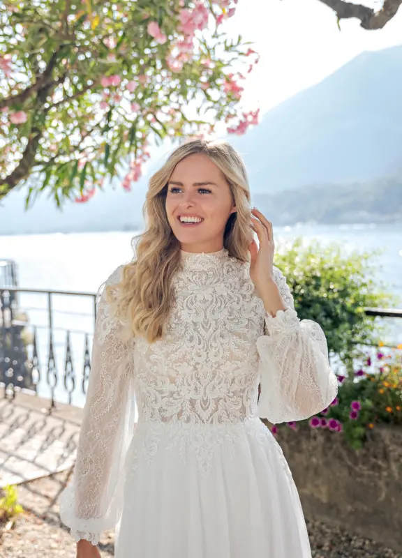 Hochgeschlossene BRautkleider mit langen Ärmeln in Winsen Luhe bei Lüneburg (2)