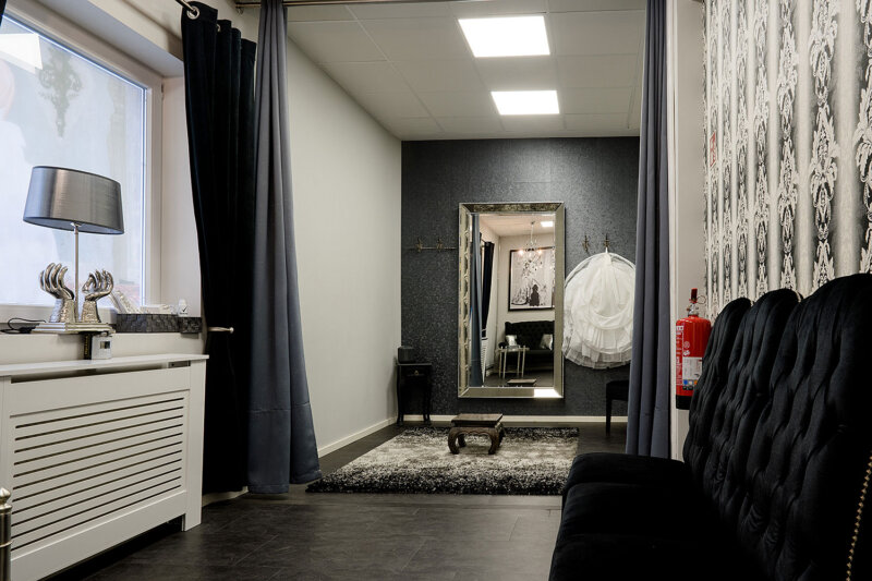 Konstanze Brautkleider Umkleideraum Seeparee Boss Hochzeitshaus Winsen
