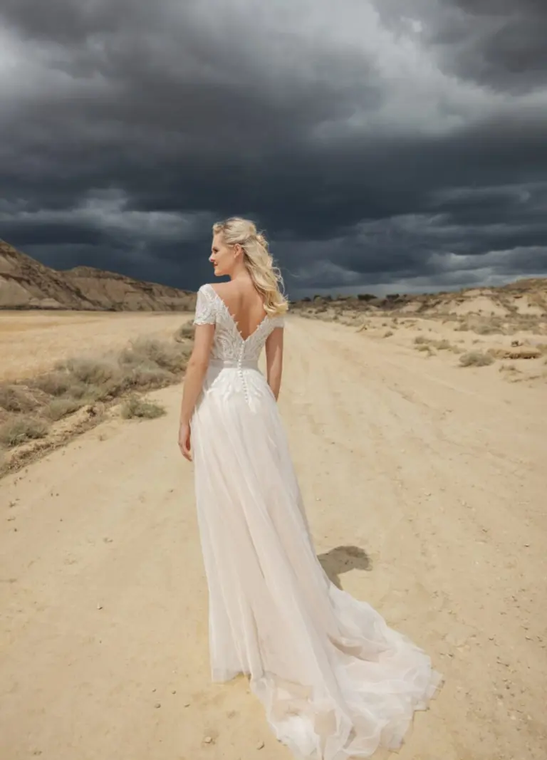 Moderne Brautkleider von Duett im Boss Hochzeitshaus Winsen (1)