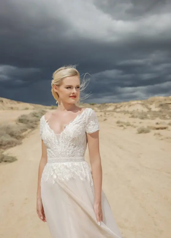 Moderne Brautkleider von Duett im Boss Hochzeitshaus Winsen (3)