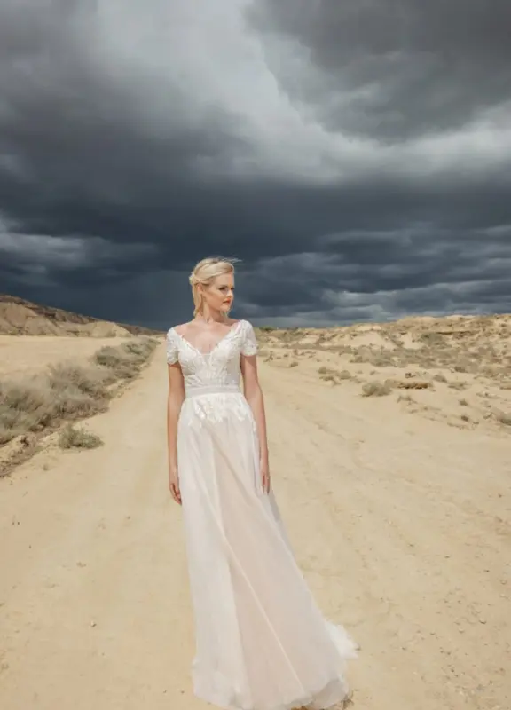 Moderne Brautkleider von Duett im Boss Hochzeitshaus Winsen (4)