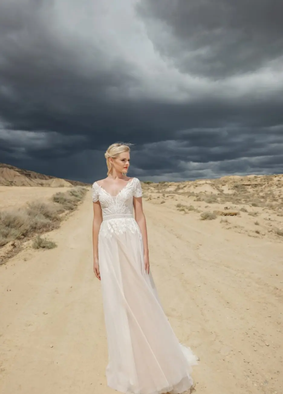 Moderne Brautkleider von Duett im Boss Hochzeitshaus Winsen (4)