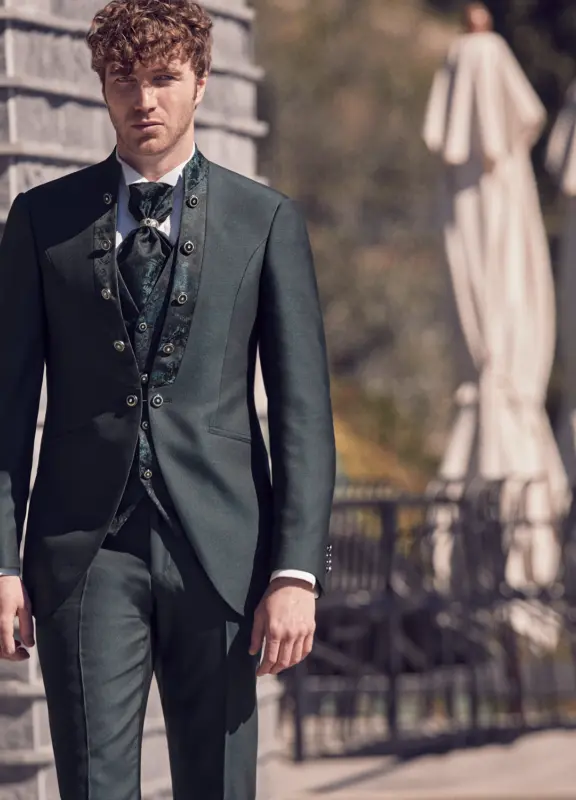 Royale Hochzeitsanzüge besondere Hochzeitsanzüge Hamburg Niedersachsen Brokat Anzug edel elegant Boss Hochzeitshaus Boss (14)