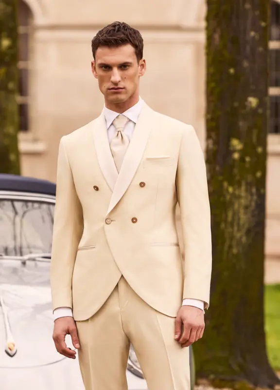 Royale Hochzeitsanzüge besondere Hochzeitsanzüge Hamburg Niedersachsen Brokat Anzug edel elegant Boss Hochzeitshaus Boss (40)