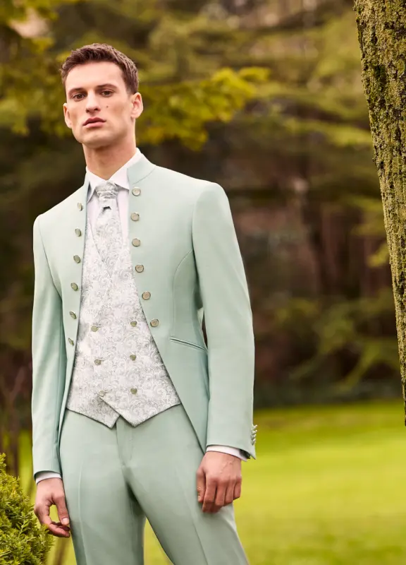Royale Hochzeitsanzüge besondere Hochzeitsanzüge Hamburg Niedersachsen Brokat Anzug edel elegant Boss Hochzeitshaus Boss (62)