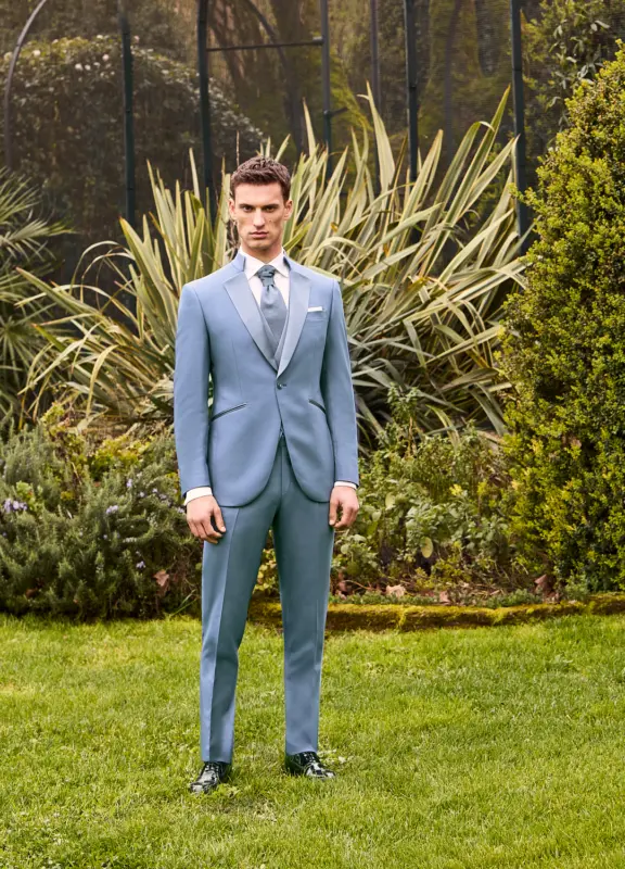 Royale Hochzeitsanzüge besondere Hochzeitsanzüge Hamburg Niedersachsen Brokat Anzug edel elegant Boss Hochzeitshaus Boss (65)