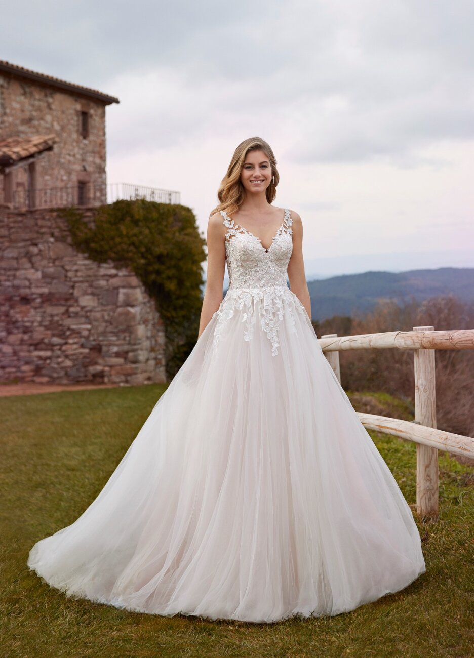 White One Fitiavana BRautkleid Prinzessin Aline Modern Winsen BossHochzeitshaus Hamburg Bremen Stade (4) p