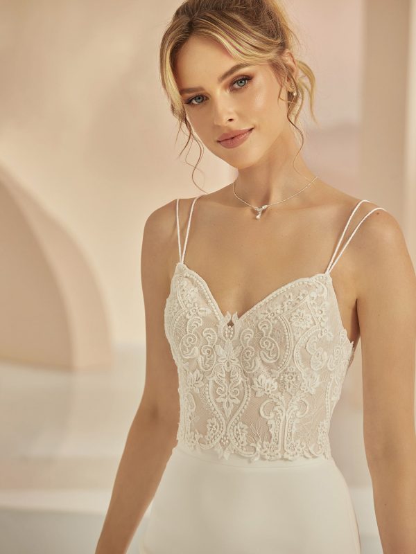 Mix and Match, schmale Träger, elegante detail reiche Spitze Bianco Evento Kollektion 2022 Stade und Buxtehude,