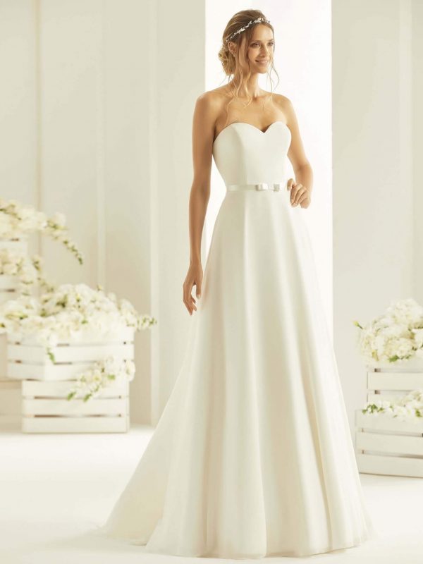 Bianco Evento Harmonia, schlichtes Brautkleid, Standesamt Kleid, elegantes Brautkleid, schlichtes trägerloses Brautkleid, A-Linie, schlichte A-Linie,