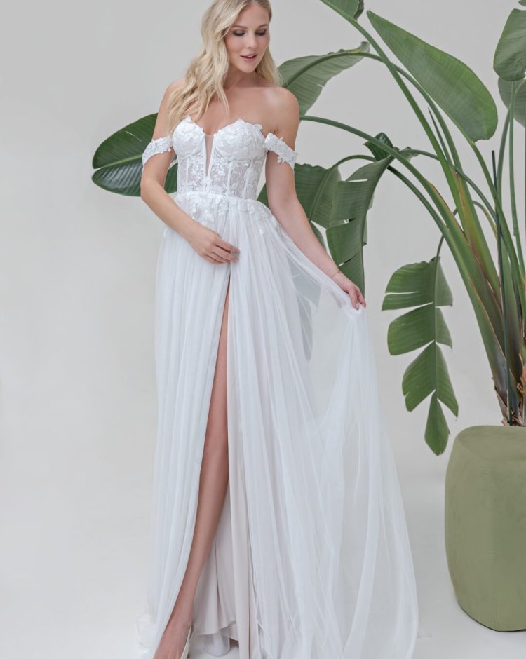 Bosshochzeitshaus Winsen Brautmode Bremen Hamburg Lüneburg Maschen Stade Buxtehude Stelle Niedersachsen AmeraVera AL125 modernesBrautkleid nude Tüll (1) p